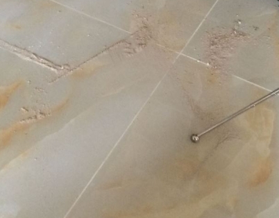 虎丘瓷砖空鼓维修公司分享粘合剂选择不当在瓷砖铺贴过程中可能导致以下问题