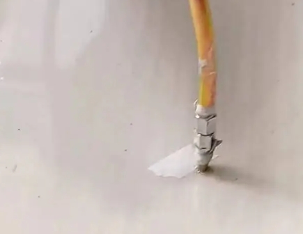 虎丘瓷砖空鼓维修公司专业解答在瓷砖铺贴过程中，如果使用的砂料过粗（如全部使用了粗砂），可能会导致以下问题